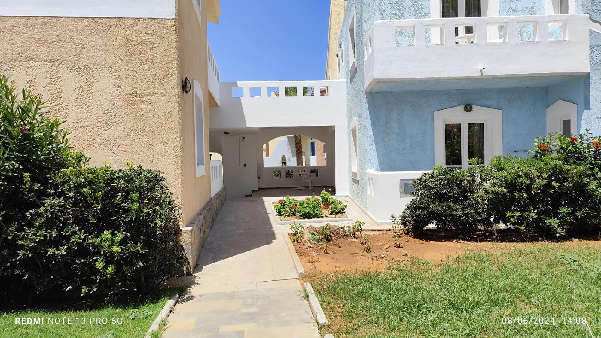 Niros Beachfront Aparthotel Kokkini Hani 외부 사진